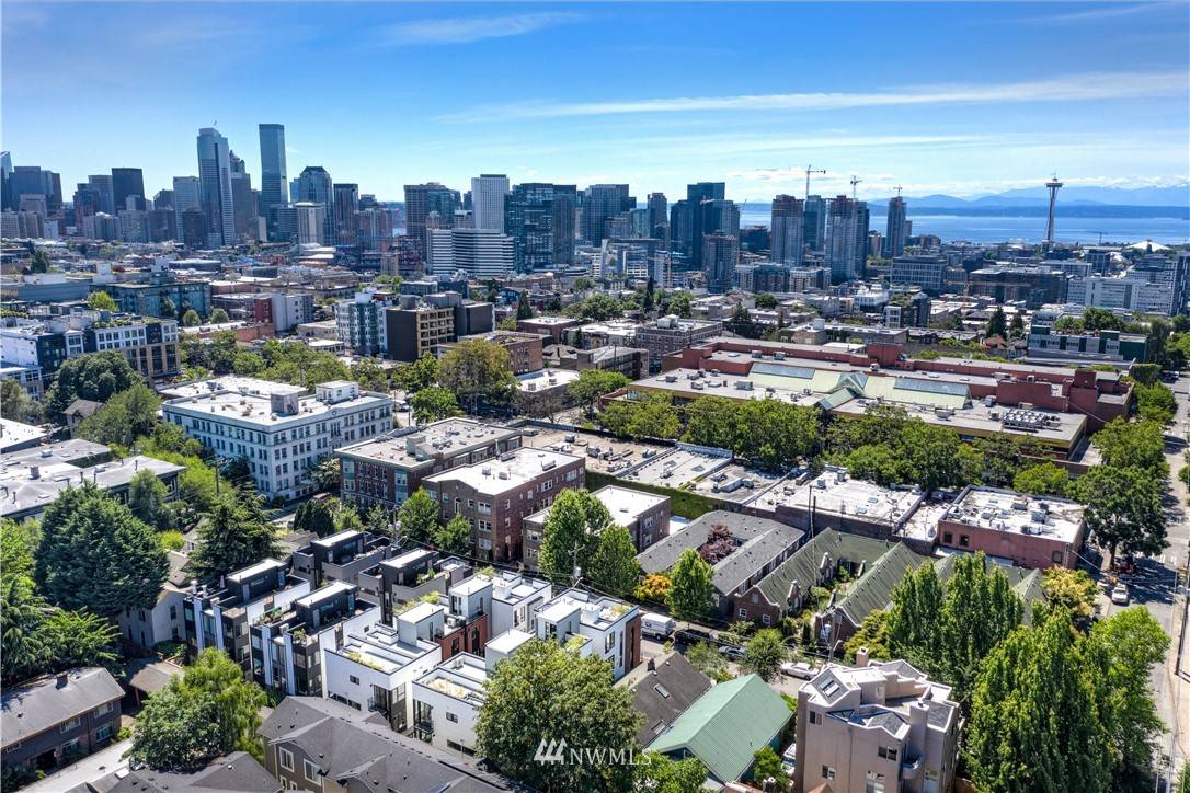 422 E 10th AVE E, Seattle, WA 98102