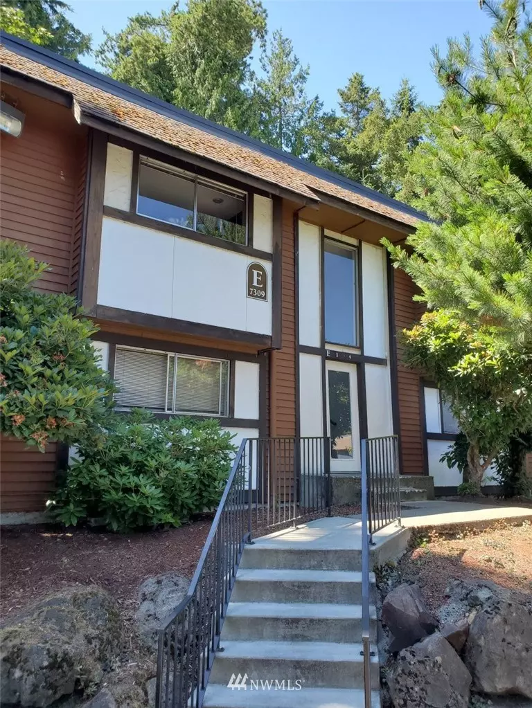 Edmonds, WA 98026,7309 224th ST SW #E4