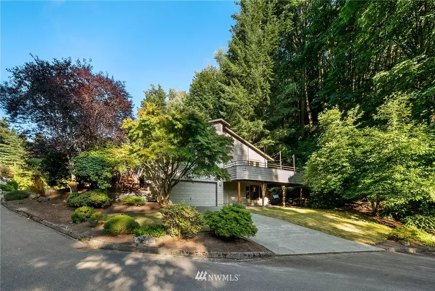 6449 NE 135th PL, Kirkland, WA 98034