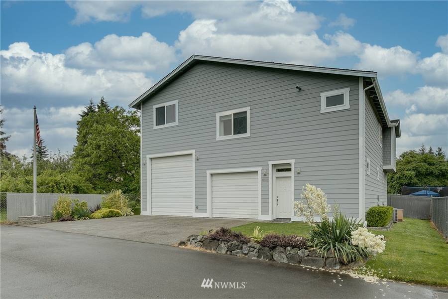 17929 116th AVE SE, Renton, WA 98058