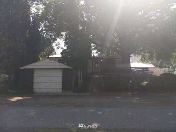 1712 Fisk AVE, Bridgeport, WA 98813