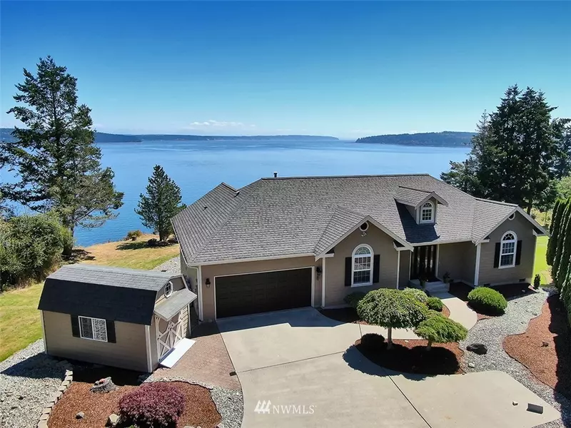 2449 Surf Paradise DR, Greenbank, WA 98253