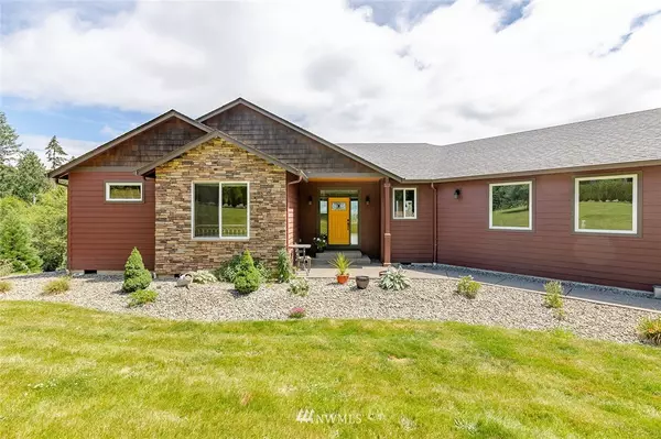 880 Sandy Bend RD, Castle Rock, WA 98611