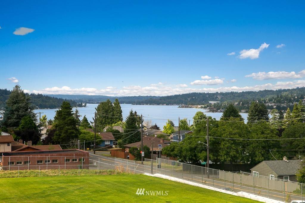 8271 S 118th ST, Seattle, WA 98178