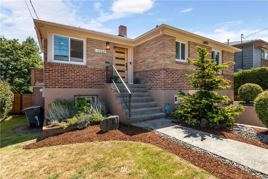 10232 65th AVE S, Seattle, WA 98178