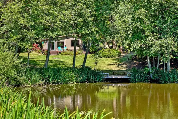 1465 Lake DR, Camano Island, WA 98282