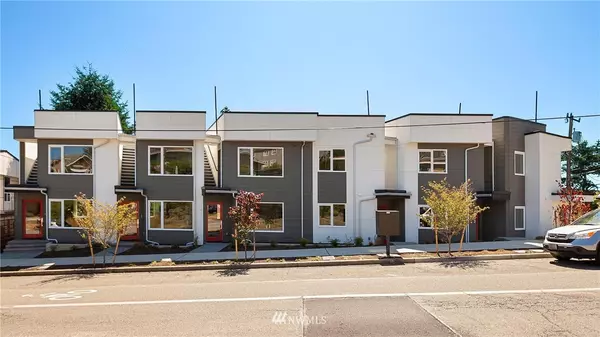 Seattle, WA 98119,2004 Thorndyke AVE W