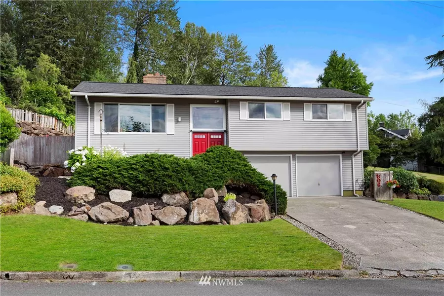 806 Hazel AVE N, Kent, WA 98031