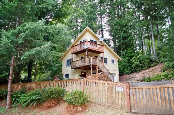 221 N Trail Head LOOP, Lilliwaup, WA 98555