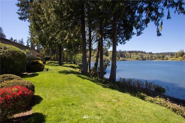 1807 Eagle Harbor Lane, Bainbridge Island, WA 98110