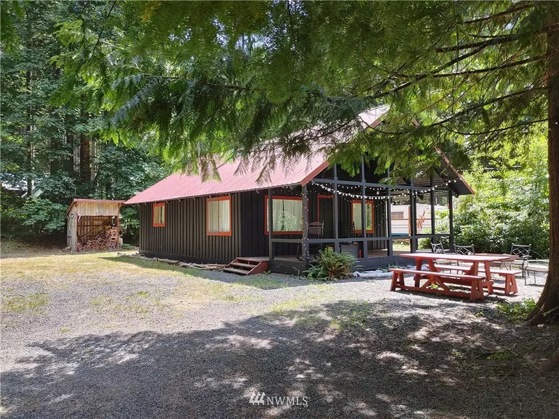 120 Sherwood LN, Packwood, WA 98361