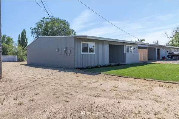 307 Loring DR, Moses Lake, WA 98837