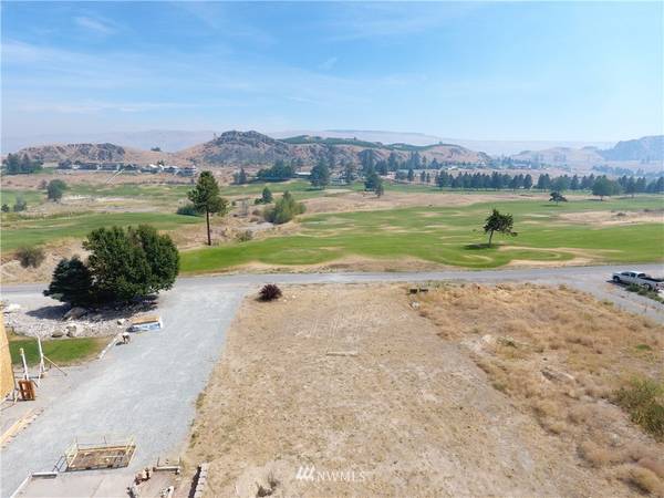 26 Golf Course DR, Pateros, WA 98846