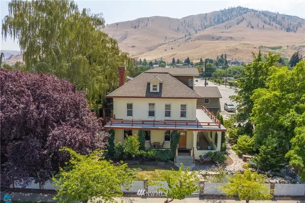 304 E Wapato AVE, Chelan, WA 98816