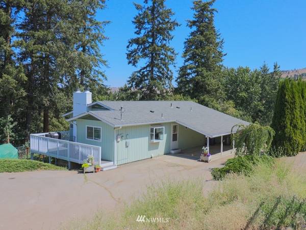 5241 Squilchuck RD, Wenatchee, WA 98801