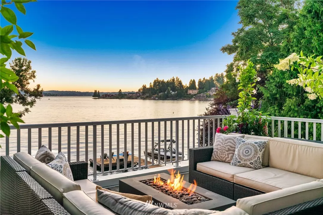 Bellevue, WA 98004,9621 Lake Washington BLVD NE