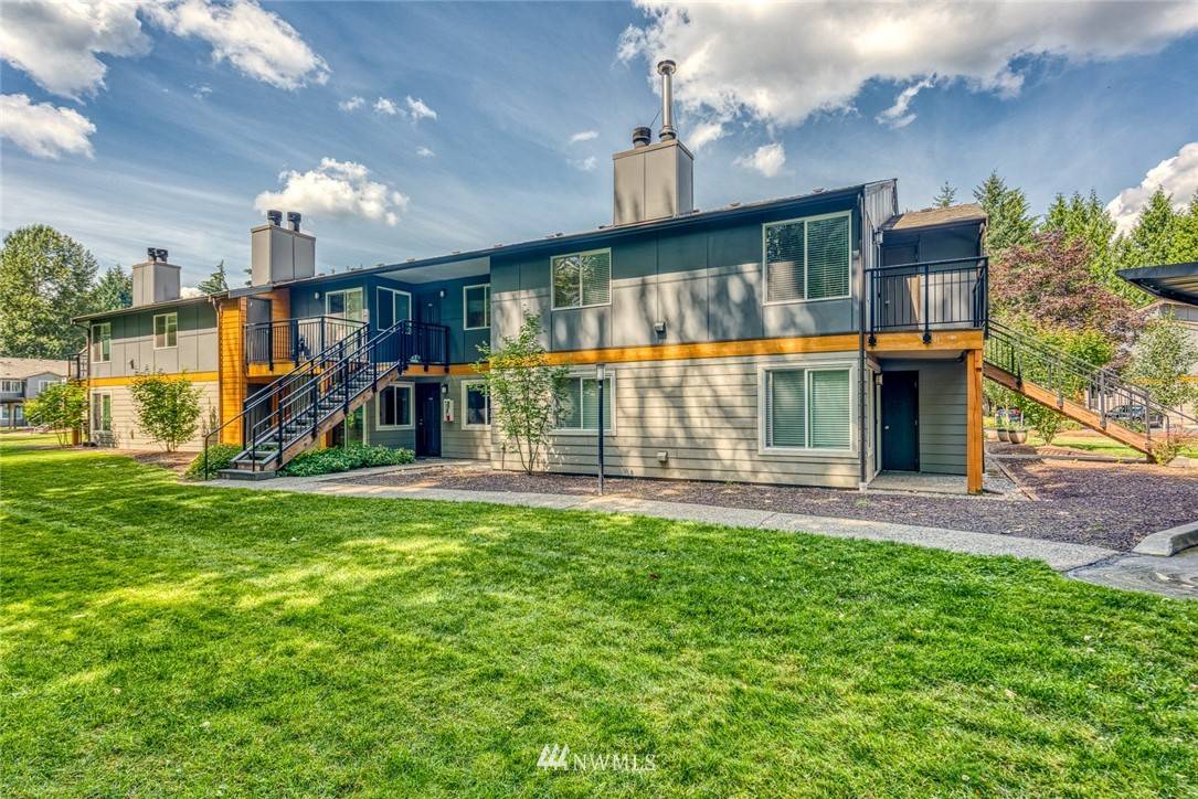 10831 NE 147th LN #R104, Bothell, WA 98011