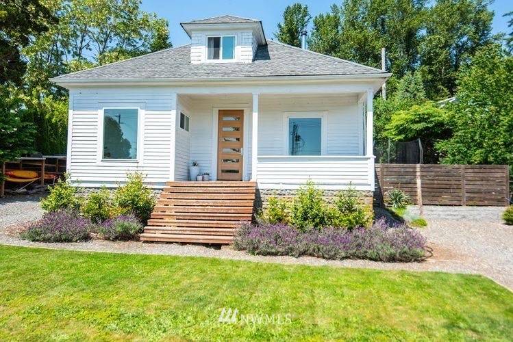 3909 Silver Beach AVE, Bellingham, WA 98226