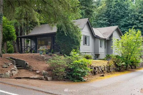 18253 35th AVE NE, Lake Forest Park, WA 98155