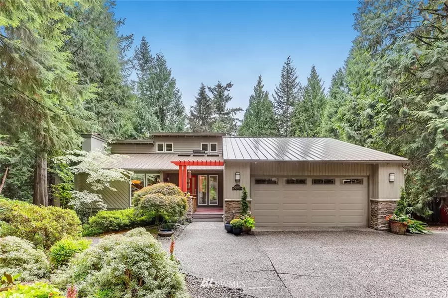 25039 SE Mirrormont PL, Issaquah, WA 98027