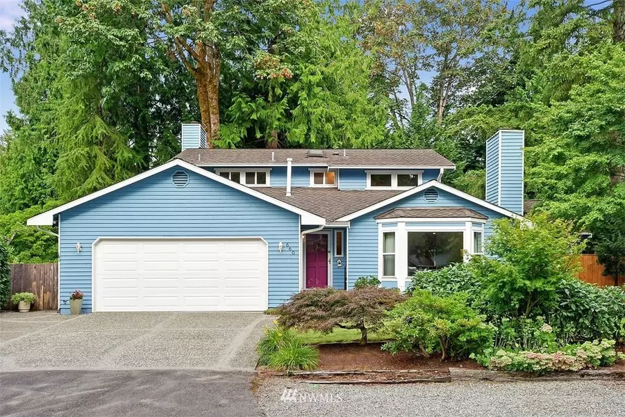 660 Kalmia PL NW, Issaquah, WA 98027