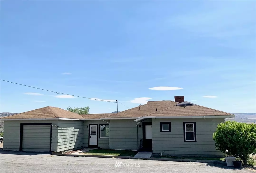 Omak, WA 98841,429 Riverview DR