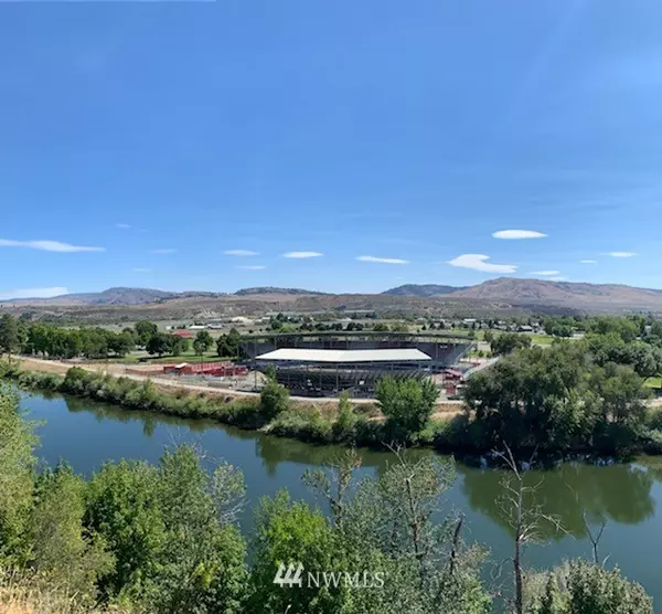 Omak, WA 98841,429 Riverview DR