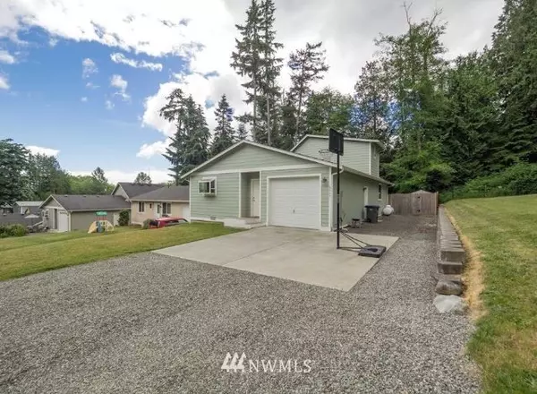 6347 NE Pear, Suquamish, WA 98392