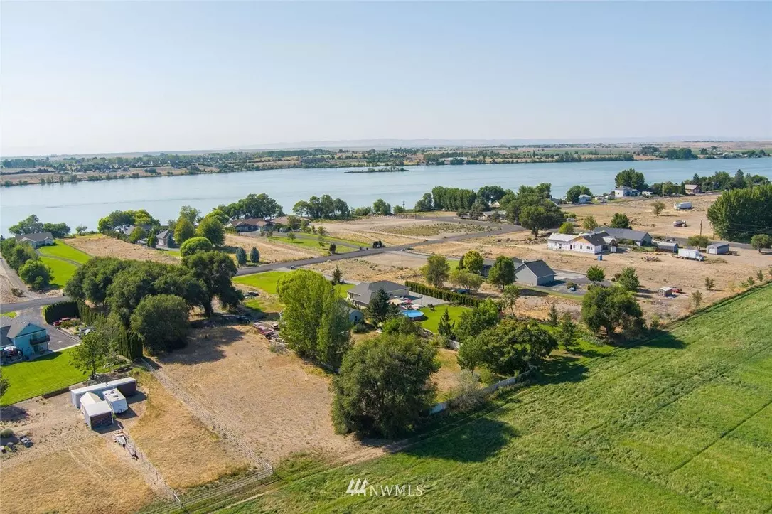 Moses Lake, WA 98837,3861 Shorecrest DR