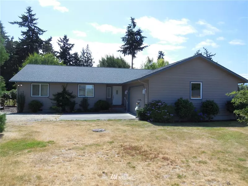 190 Booth LN, Sequim, WA 98382