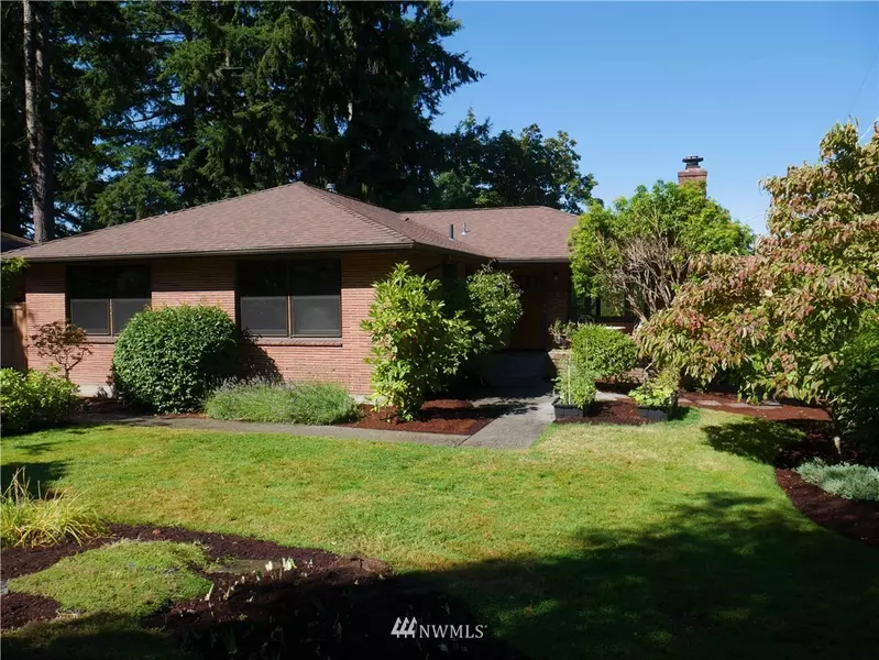 15205 24th AVE SW, Burien, WA 98166