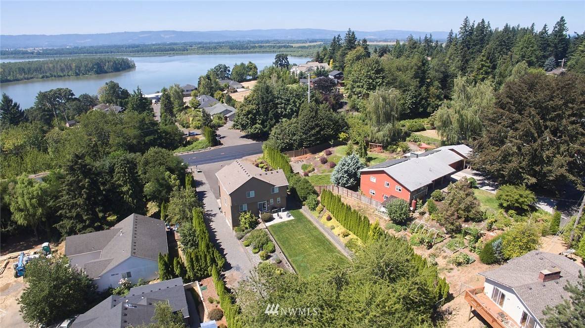 9505 NW Lakeshore AVE, Vancouver, WA 98665