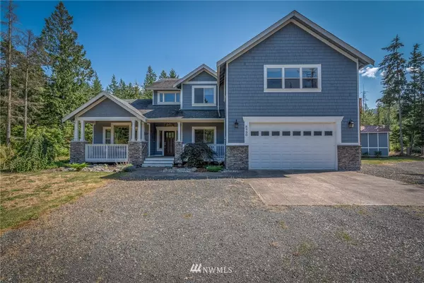 8950 Robinswood LN, Maple Falls, WA 98266