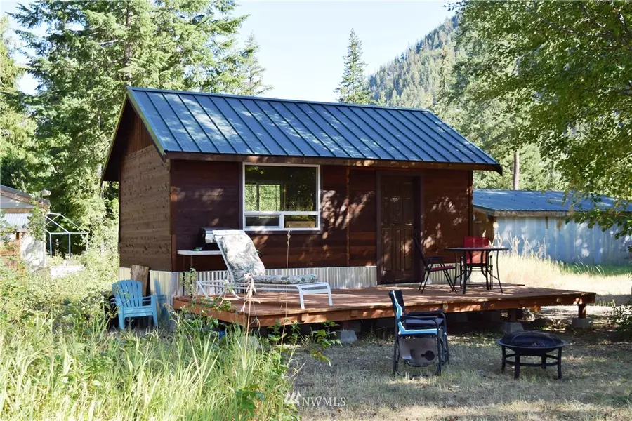 8 Buck CIR, Mazama, WA 98833