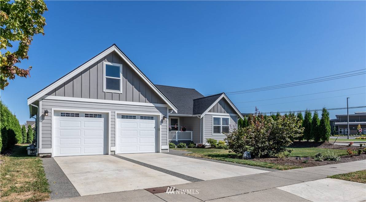 2004 Mercedes DR, Lynden, WA 98264