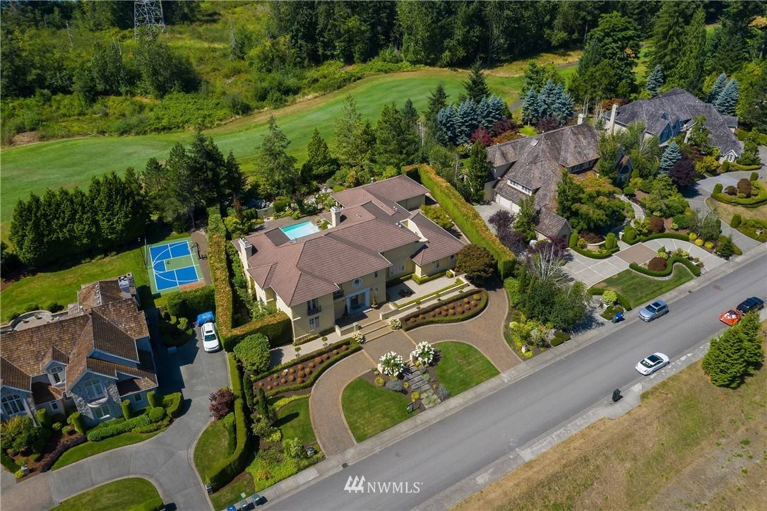 633 Windsor DR SE, Sammamish, WA 98074