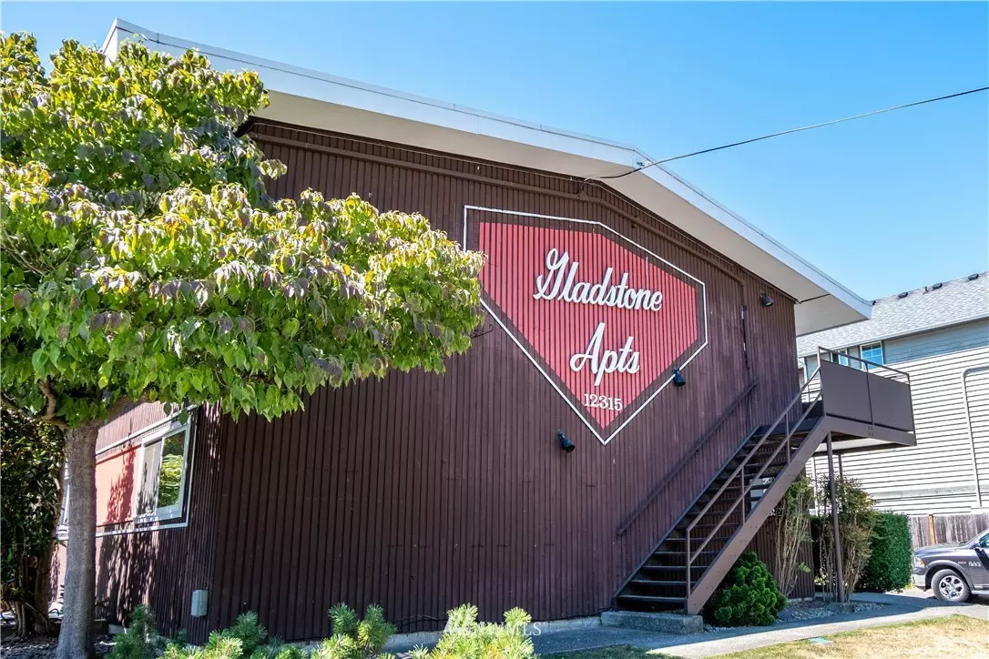 Seattle, WA 98125,12315 28th AVE NE