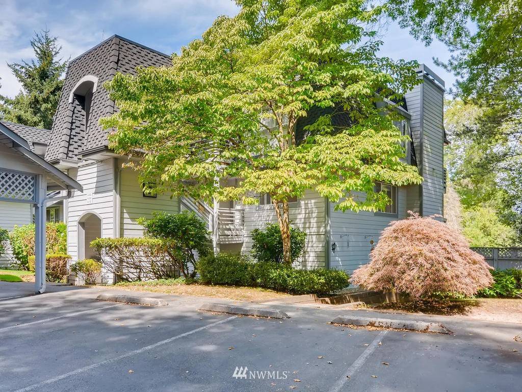 9920 NE 142nd PL #A202, Kirkland, WA 98034