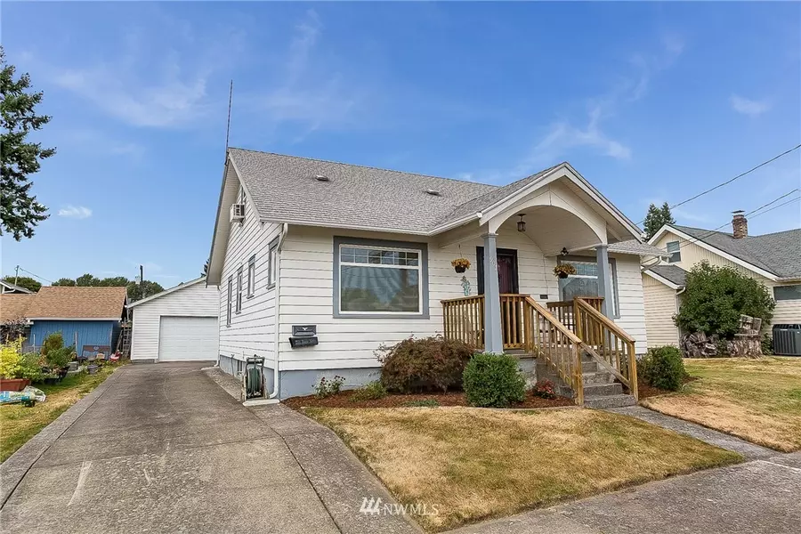 907 S 5th AVE, Kelso, WA 98626