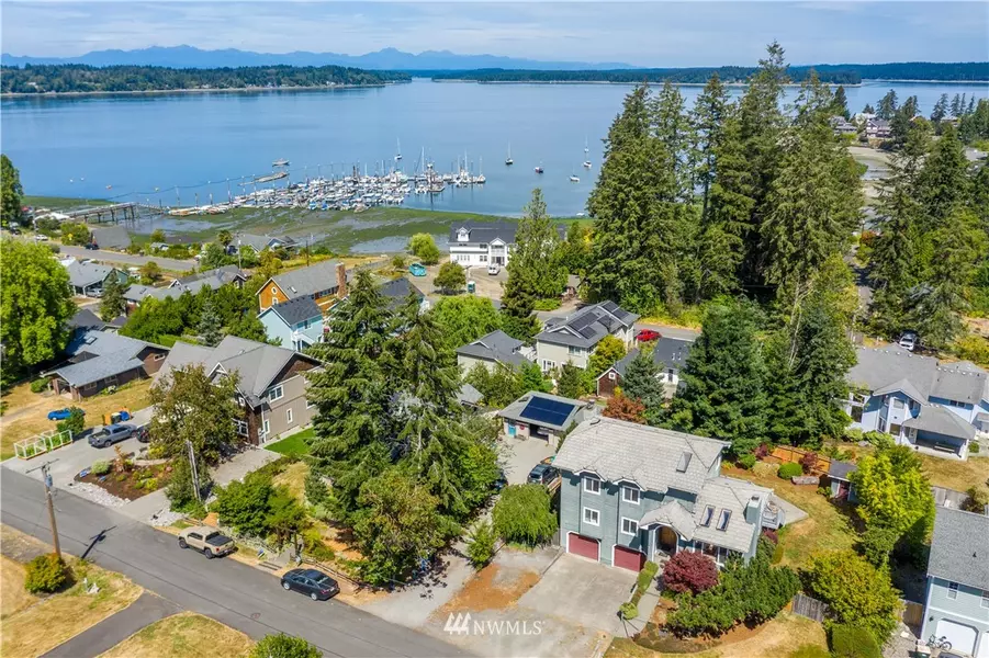 442 72nd WAY NE, Olympia, WA 98506