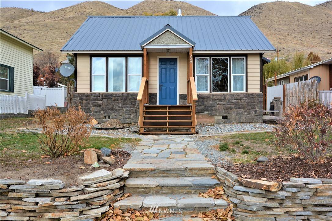 224 Beach ST, Pateros, WA 98846