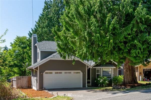 22035 Sea Vista DR NE, Poulsbo, WA 98370