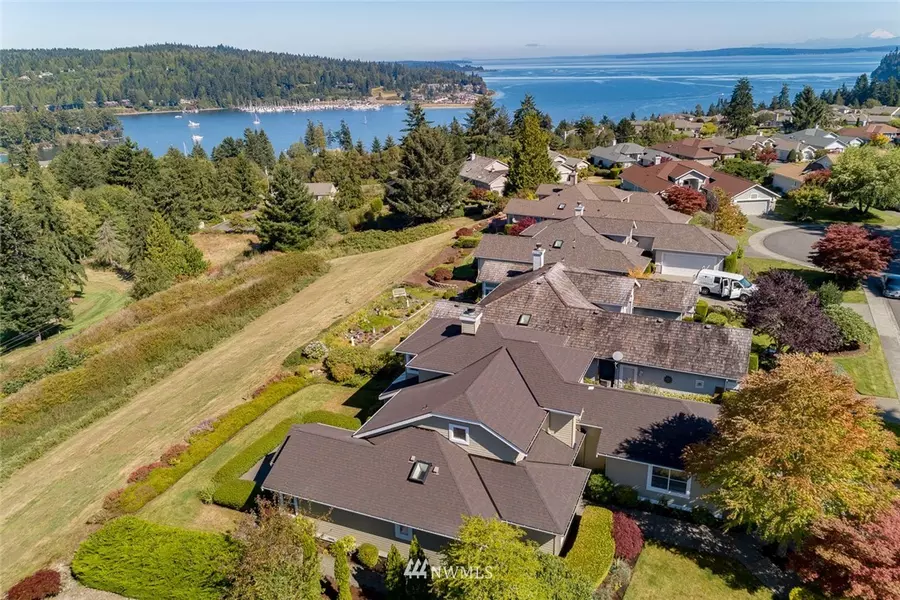 31 Sea Breeze LN, Port Ludlow, WA 98365