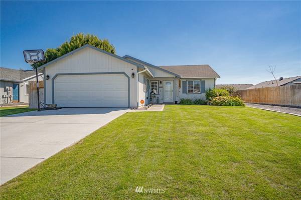 1705 E Wildcat LN, Moses Lake, WA 98837