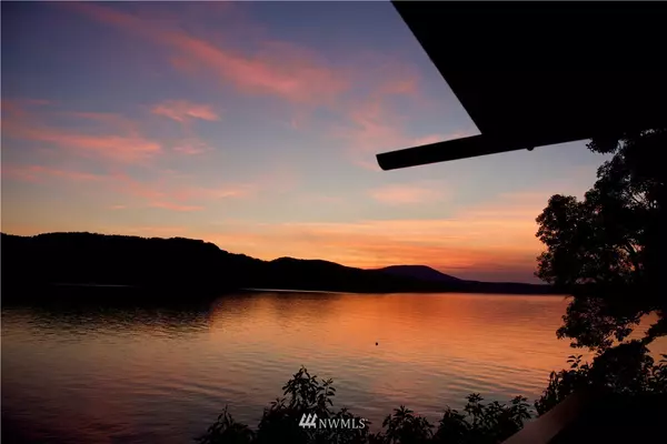 Orcas Island, WA 98245,563 Leeward LN