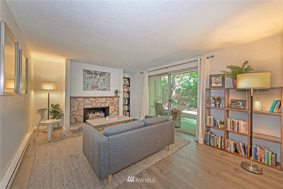 4629 W Lake Sammamish Pkwy SE #H105, Issaquah, WA 98027