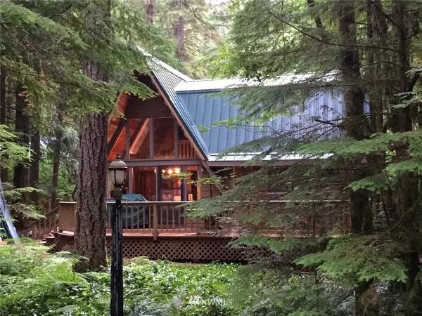 6991 Snoqualmie Place, Glacier, WA 98244