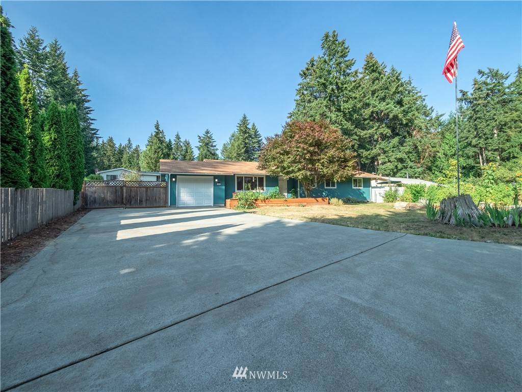 1810 NW Forest Creek DR, Silverdale, WA 98383