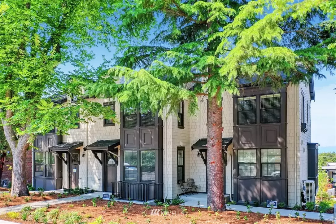 Seattle, WA 98119,2130 10th AVE W #29