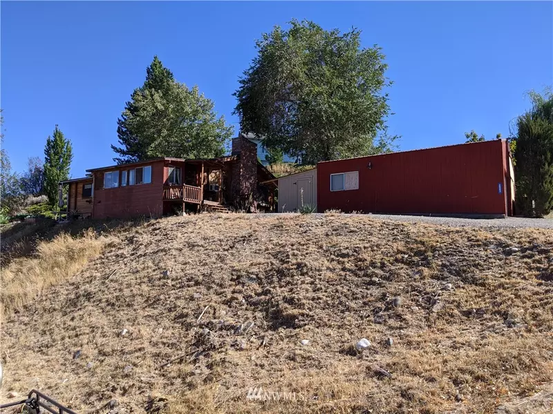 2993 Malaga Alcoa HWY, Malaga, WA 98828